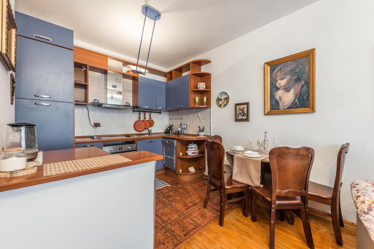 Vintage And Warm 2Br Apartament In Tiranë Eksteriør bilde