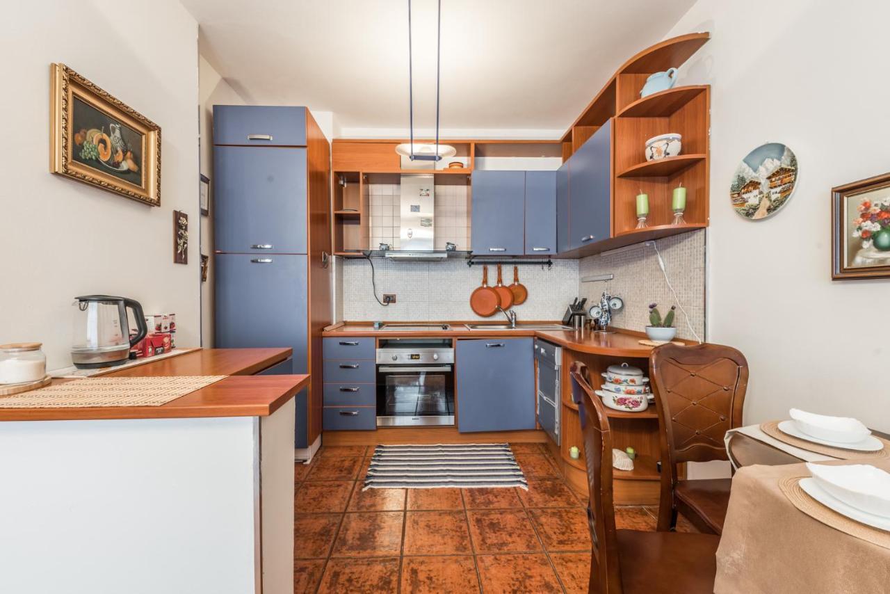 Vintage And Warm 2Br Apartament In Tiranë Eksteriør bilde