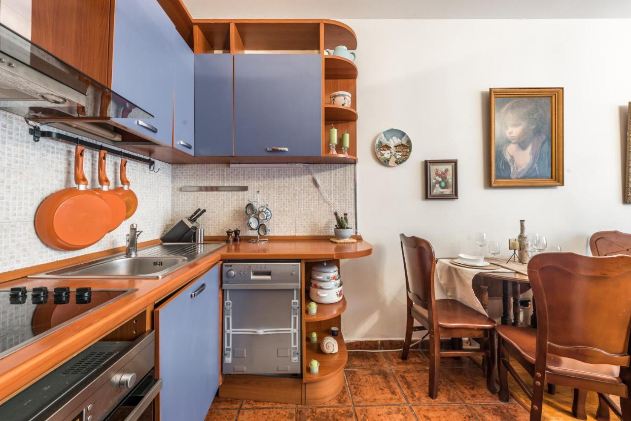 Vintage And Warm 2Br Apartament In Tiranë Eksteriør bilde