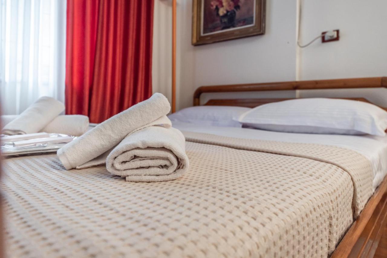 Vintage And Warm 2Br Apartament In Tiranë Eksteriør bilde