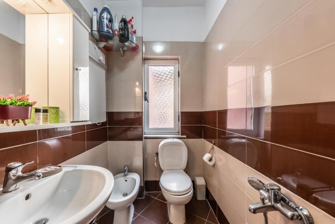 Vintage And Warm 2Br Apartament In Tiranë Eksteriør bilde